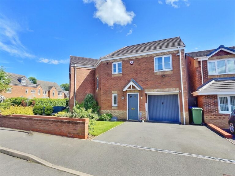 Strauss Drive, Cannock