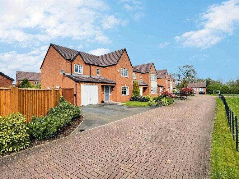 Springfield Gardens,Gnosall
