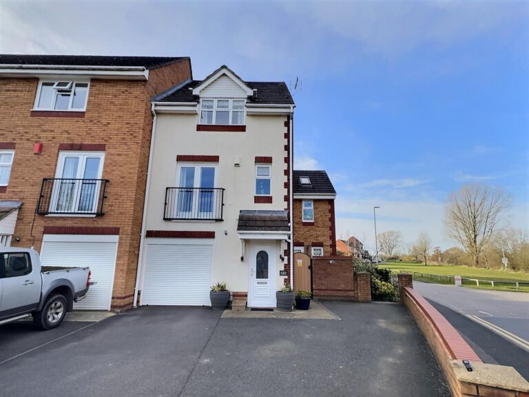 Spruce Way, Stafford