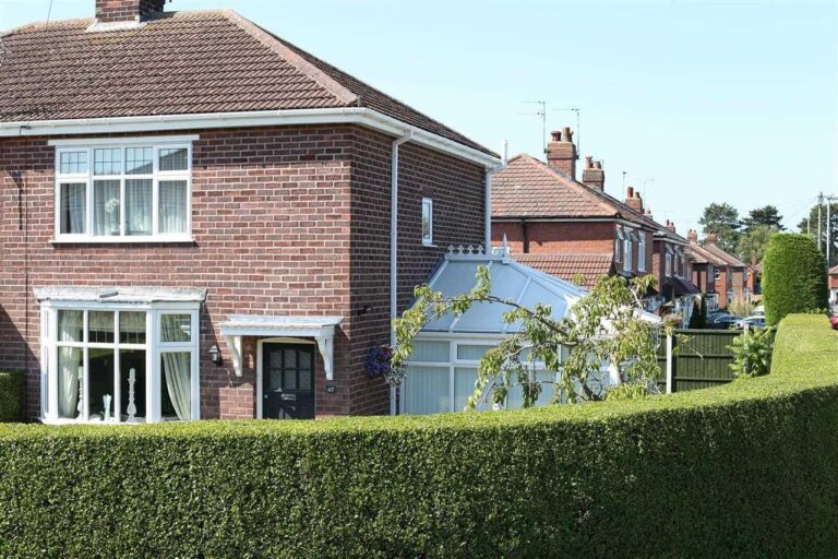 First Avenue, Stafford